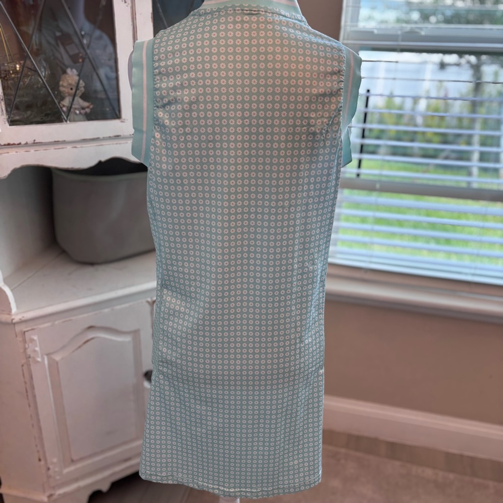NWT Blue & White Daisy Sleeveless Athletic Dress with Shorts Size M - Picture 3 of 6